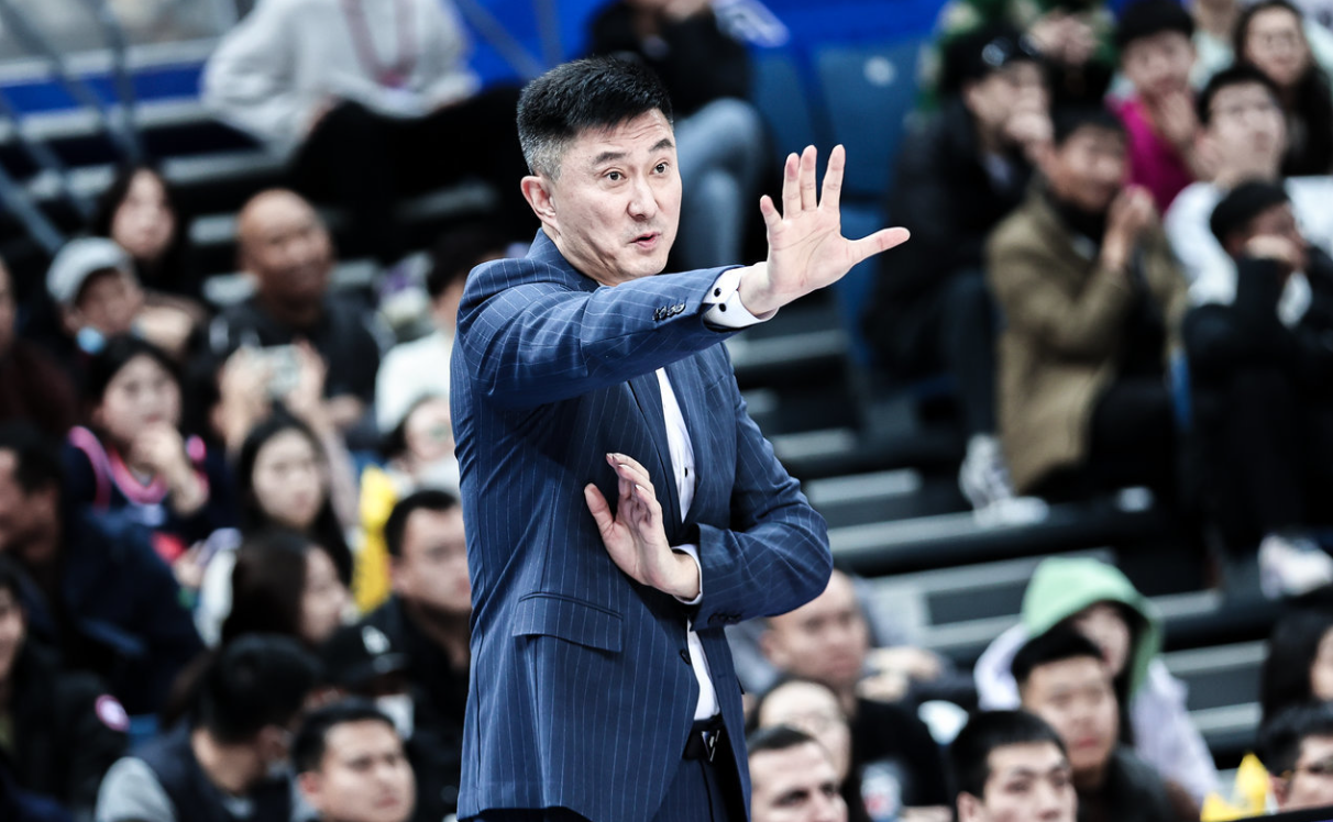 杜锋身兼三职是否合理？郭士强曾打擦边球 胡雪峰是前车之鉴